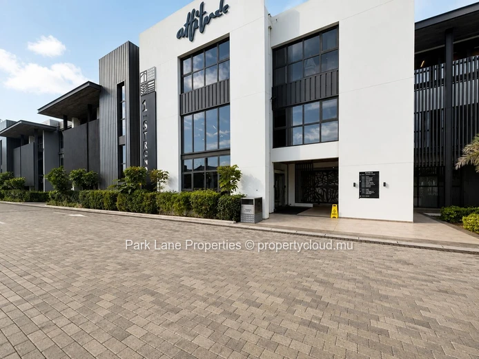 136 m² office space at Beau Plan Business Park; a strategic business address in the North
