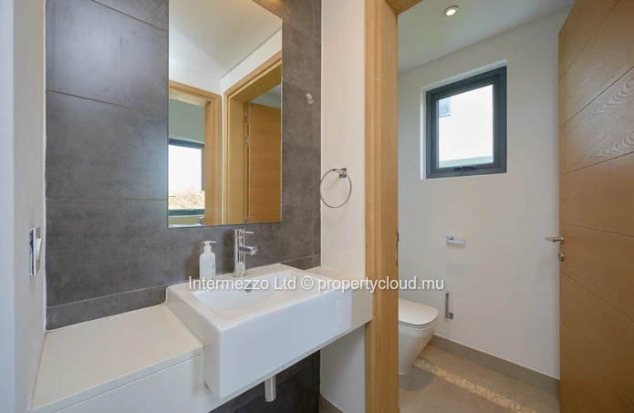 Appartement RES Mont Choisy — 3 chambres, seul à l'étage, plage à pied & accès privilégié