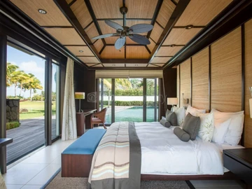 5 Bedroom Villa