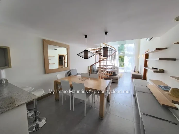 Penthouse 3 chambres 50 mètres de la plage