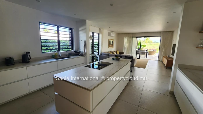 Villa de luxe avec piscine privée à Roches Noires! Entièrement meublée.