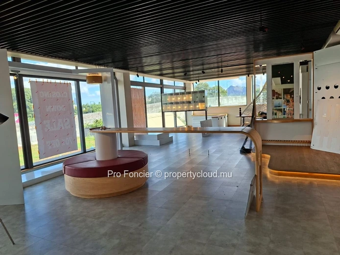 Industrial and Commercial Building for rent in Phoenix - Well situated