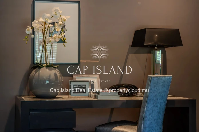 Villa d’exception sur le golf, jardin tropical et vue mer