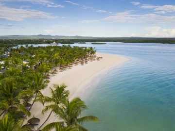 Villa 21 – Refined Island Living in a Legendary Resort Setting