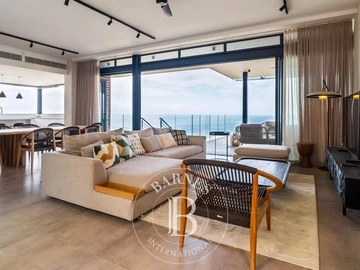 5 Bedroom Villa