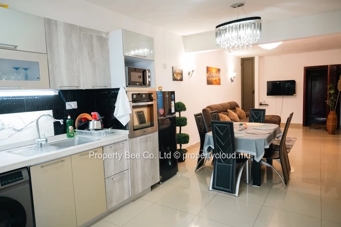 Modern 3 bedroom apartment between Avenues Colombres & Perdrix