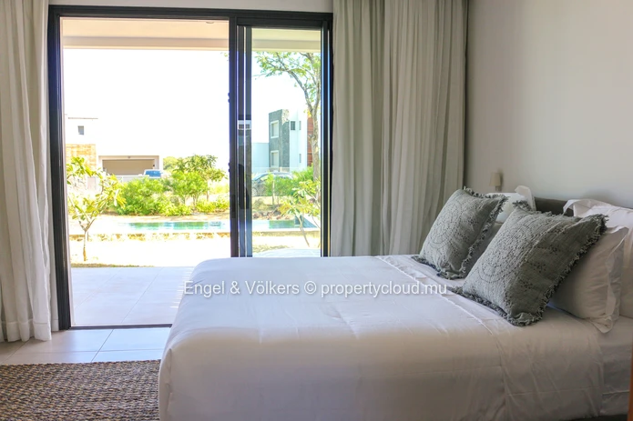 Luxury 4-Bedroom Villa in Tamarin – Private Garden & Pool