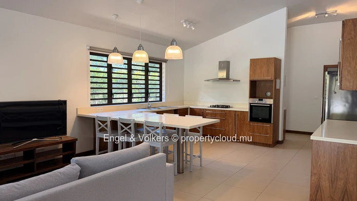 Spacious Villa with Pool in a Prestigious Gated Community near Black River