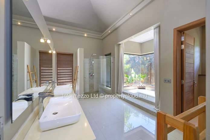 Villa RES de Luxe à Vendre Péreybère Grand Baie | 330 m2 I Terrain 1150 m2