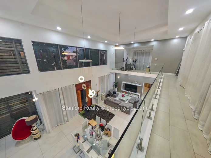 Spacious 4-Bedroom Villa for Rent in a Secure Gated Community - Bagatelle