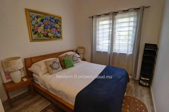  Maison pieds dans l'eau semi-meublée 3 chambres – Vivre au bord de l'océan en long terme
