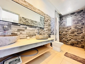 2 Bedroom Townhouse, Duplex
