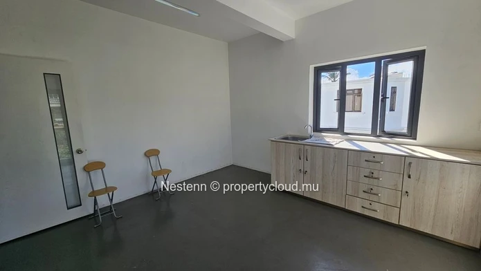 Commercial building of 223m2