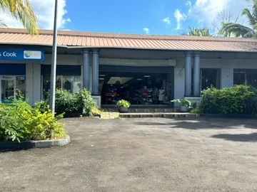 Prime Commercial Building in Arsenal, Terre Rouge: Strategic Location, Huge Parking