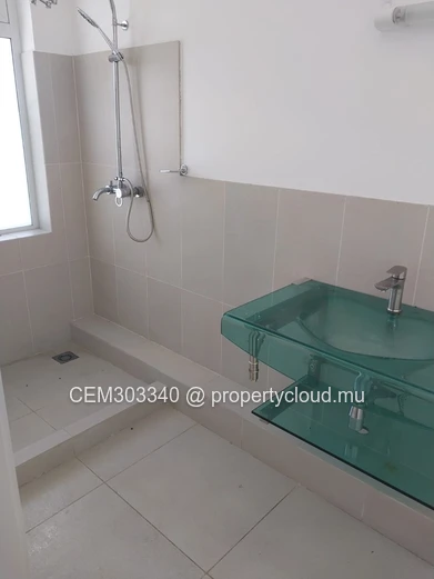 Villa familiale 4 chambres avec piscine à vendre – Village des Pêcheurs, Rivière Noire
