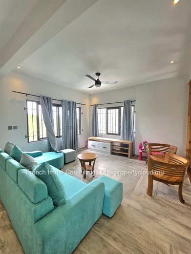 Villa de 4 chambres en location moyen terme a pereybere