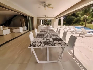 5 Bedroom Villa
