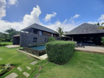 5 Bedroom Villa