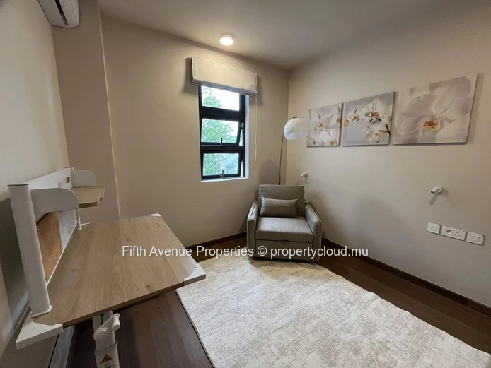 3-Bedroom Apartment with Mountain Views