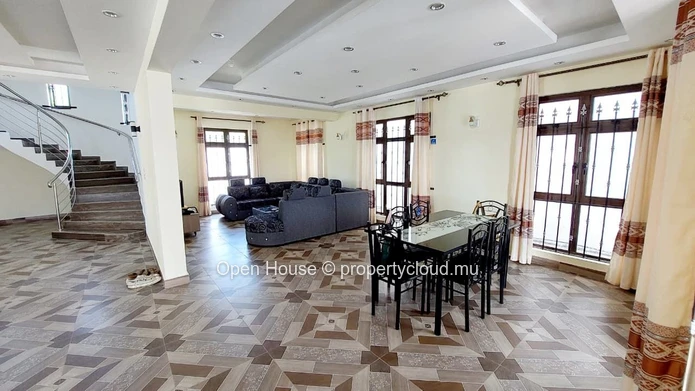 4-Bedroom Villa with Private Pool to Rent in Calodyne