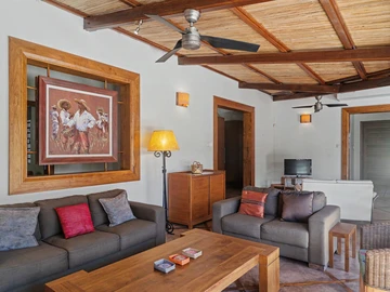 4 Bedroom Villa