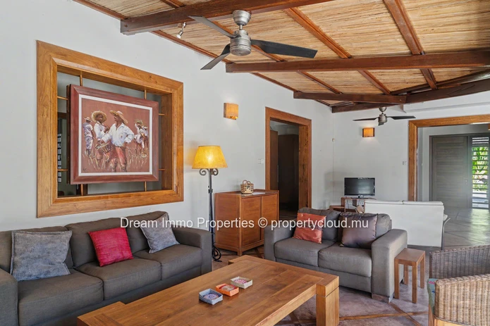 Exclusive 4-bedroom beachfront villa with private pool & ocean view in Poste de Flacq – Mauritius
