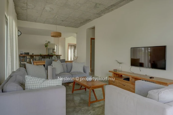 Modern house with 3 bedrooms with mountain view.