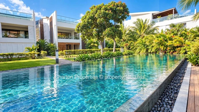 3-bedroom ground-floor apartment in the heart of Rivière Noire's nautical universe