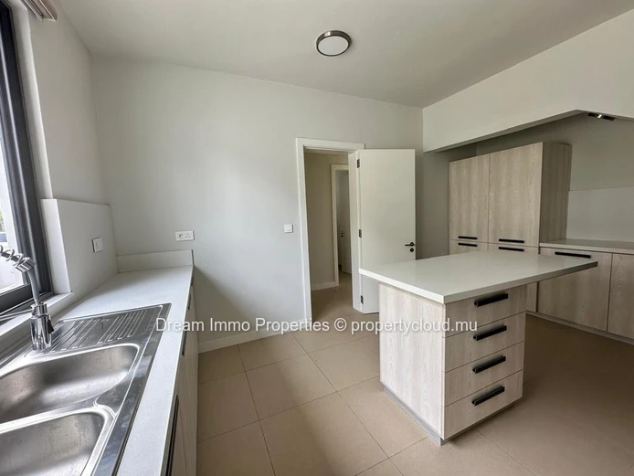 3-Bedroom Duplex In Perfect Condition Close To So'flo Mall In Floreal - Mauritius