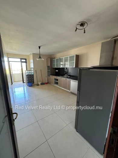 Appartement de 3 chambres à vendre à Quatre Bornes | Résidence bien entretenue