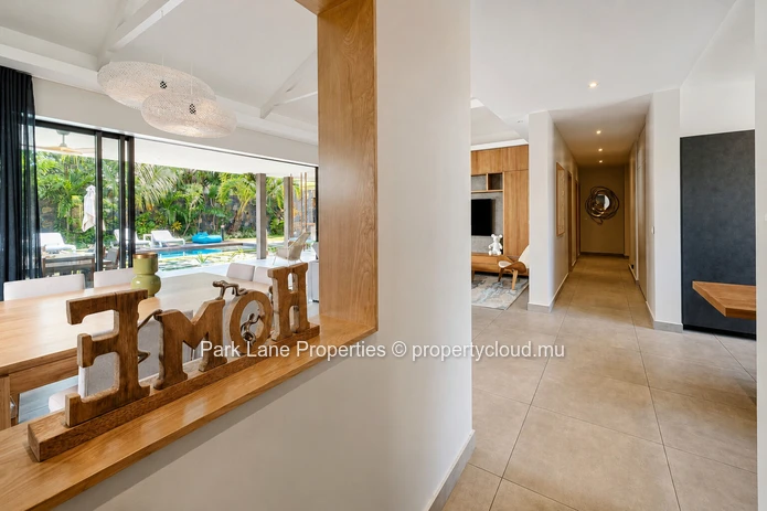 Exceptional Luxury Villa – Elegance, Sophistication & Refined Living