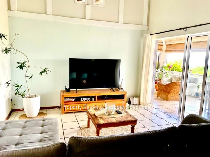 Demeure de Luxe avec Deux Villas à Vendre à La Tourelle, Tamarin – Vue Imprenable sur le Lagon et les Montagnes