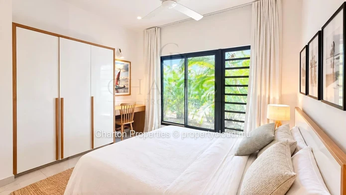 3-bedroom ground-floor apartment in the heart of Rivière Noire's nautical universe