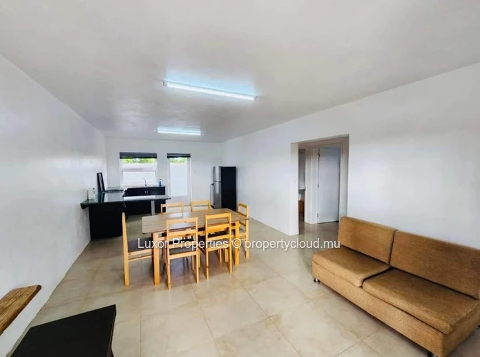 Villa 2ch avec piscine, terrasse et parking - Petit Raffray