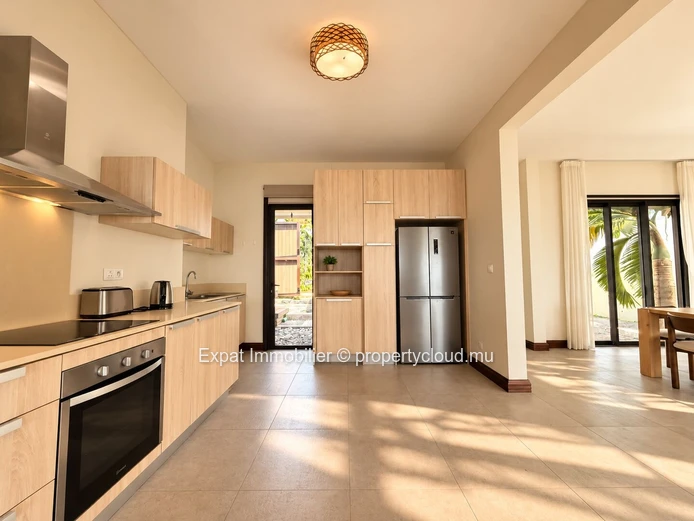Exceptional 3-Bedroom Beachfront Villa with Office & Breathtaking Coin de Mire Views – Pointe aux Canonniers