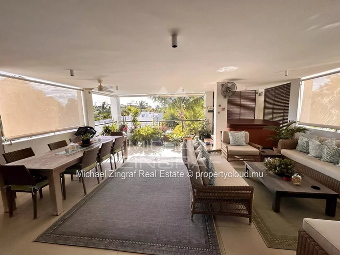 Private Beach Access - Penthouse in Pereybere