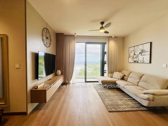 3-Bedroom Apartment with Mountain Views