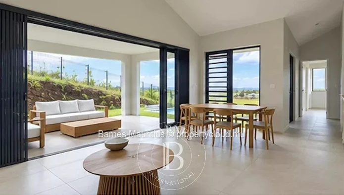 BELLE VUE - Brand New Executive Home - 3 Bedrooms