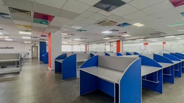 Exceptional Professional Space in Ebene: Flexibility and Modernity !