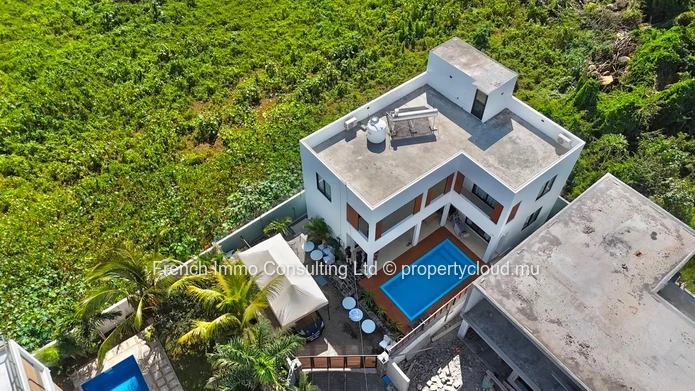 Très belle villa de 3 chambres avec jardin et piscine a grand baie