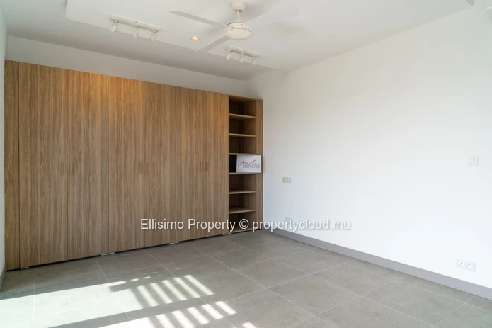 Penthouse Spacieux avec Piscine Privative