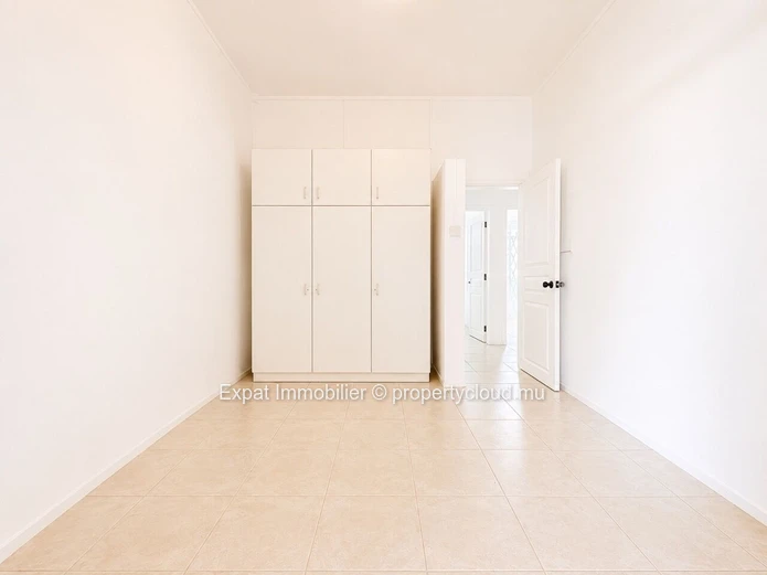 Maison non meublée 4 chambres avec accès direct à la plage – À louer à Tamarin