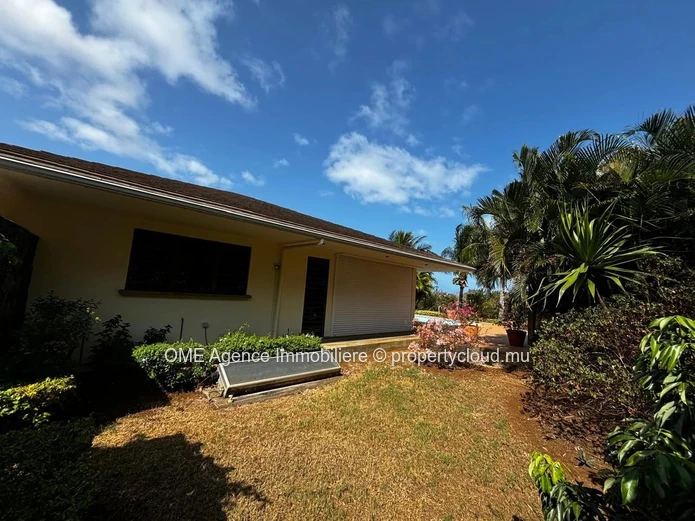 TAMARIN - Spacious villa with mountain views - 3 Bedrooms