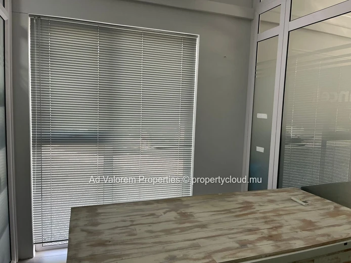 À louer – Bureau indépendant de 7m² (rez-de-chaussée)