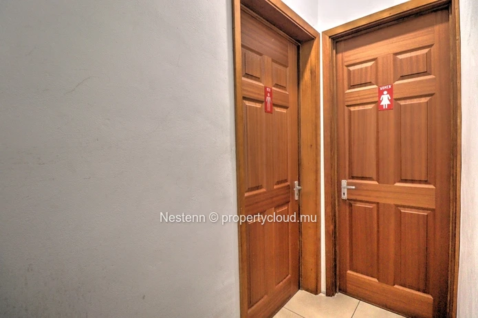 Commercial space of 158 m² on the ground floor