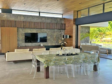 4 Bedroom Villa