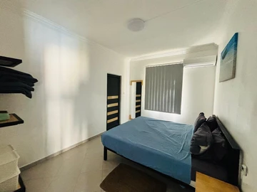 6 Bedroom Apartment