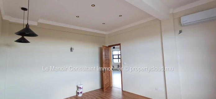 3-bedroom apartments, including one en-suite, furnished and equipped, with elevator.