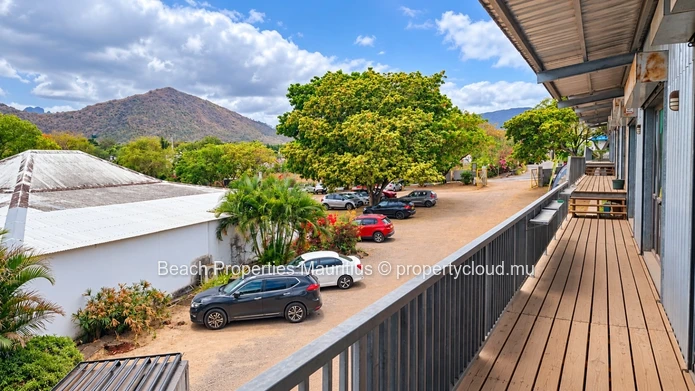 Commercial Space for Rent – 75 m² – Black River, Coastal Road