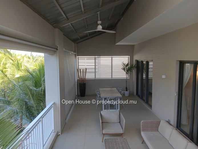 Luxury 3-Bedroom Penthouse with Private Pool in Pereybere